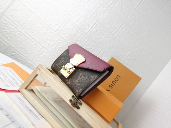 LVコピーウォレット側面デザイン